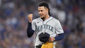 ▲水手新王牌卡斯提歐好投完封藍鳥，成為隊史首位季後賽先發7.1局無失分的投手。（圖／美聯社／達志影像）