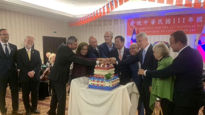 斯洛伐克代表處國慶酒會　烏樂團演奏國歌