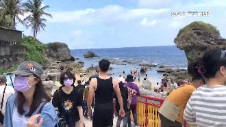 連假小琉球塞爆！估2萬人登島往年最多