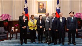 江笙(Eddie Bernice Johnson, D-TX)曾在2019年拜會總統蔡英文（圖／總統府提供）