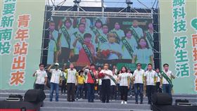 蔡培慧競選總部成立大會  蘇貞昌到場站台民進黨南投縣長參選人蔡培慧（前左4）8日上午舉辦競選總部成立大會，行政院長蘇貞昌（前右5）出席站台，呼籲民眾將票投給蔡培慧，支持實實在在做事的人。（蔡培慧競選總部提供）中央社記者吳哲豪傳真  111年10月8日