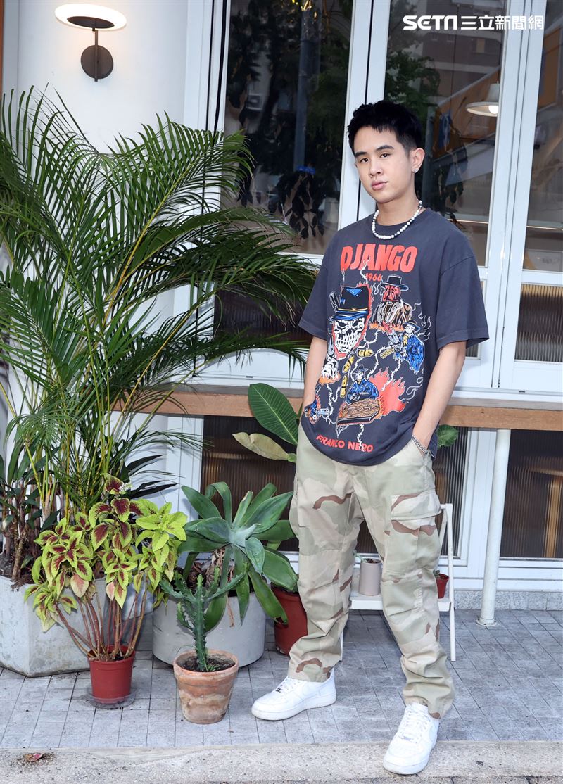 蕭易恩三立新聞網專訪。（記者邱榮吉/攝影）