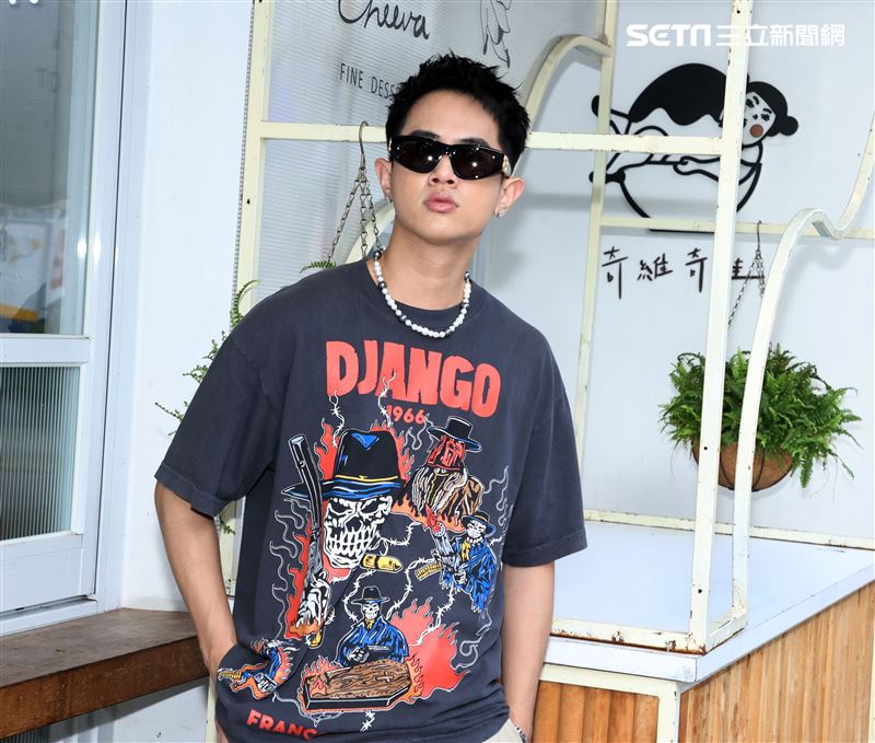 蕭易恩三立新聞網專訪。（記者邱榮吉/攝影）