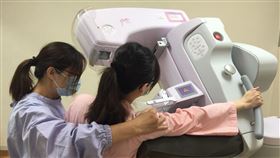 乳房X光/乳房外科醫師黃信傑(南投醫院提供)