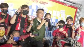 蔡其昌造勢場變音樂祭！「樂團、脫口秀」搬上舞台