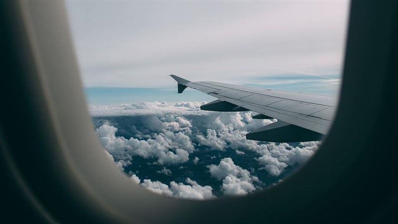 搭飛機遇「窗戶脫落」會死？32年前發生過