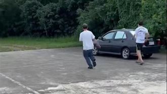 寵物狗成他BB槍活靶！開車逃逸撞傷人