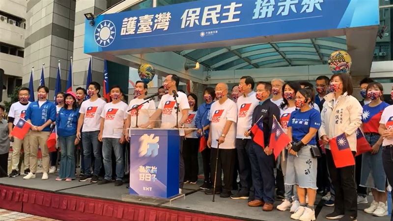 快滅火！蔣萬安深蹲換公車　朱立倫急補充