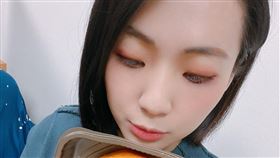 徐巧芯在臉書發文表示自己是一個弱女子，面對整個國家機器，「我真的不知道我做不做得到」。（圖／翻攝自徐巧芯臉書）