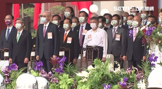 直擊／柯文哲、宋楚瑜坐隔壁　全程互動曝