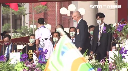 國慶金釵超吸睛！「台灣色」裙裝特色曝
