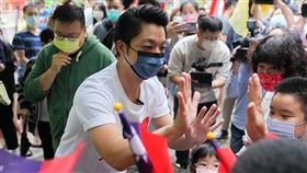 蔣萬安出席興安華城社區「慶祝國慶」升旗典禮（圖／蔣辦提供）