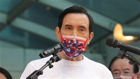 國民黨國慶升旗典禮  馬英九出席致詞國民黨10日在中央黨部前廣場舉辦中華民國111年國慶升旗典禮，前總統馬英九（前）出席並致詞。中央社記者謝佳璋攝  111年10月10日