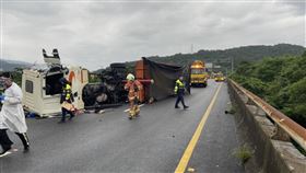 新北市，瑞芳，台62快速道路，翻覆，砂石車