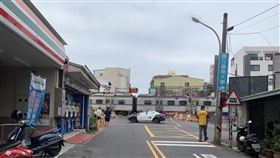 列車,事故,死傷,台南,台鐵,保安,輪椅,榮譽路平交道（圖／民眾提供）