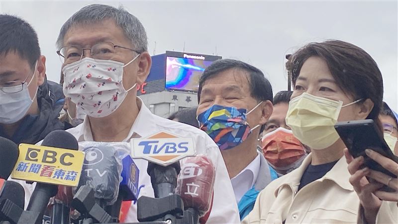 參加北市府國慶！藍綠轟寄生　黃珊珊反嗆