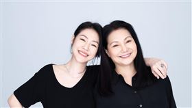「綜藝天后」小S和S媽感情相當好。（圖／金星文創提供）