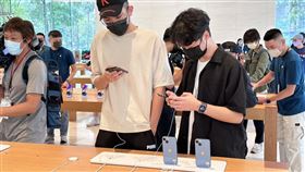iPhone14開賣,愛瘋14,記者谷庭攝影