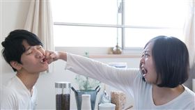 媽媽們勞心勞力育兒、經營家庭，卻常因旁人不理解、不體諒的話語而怒氣爆升。（圖／BabyHome提供）