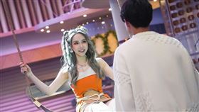 ▲今年鄧紫棋8月發新歌，MV男主角正是Mark，間接打破兩人情變傳聞。（圖／翻攝自微博鄧紫棋）