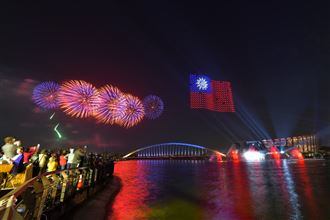 中華民國生日快樂　煙火最動人一幕曝光