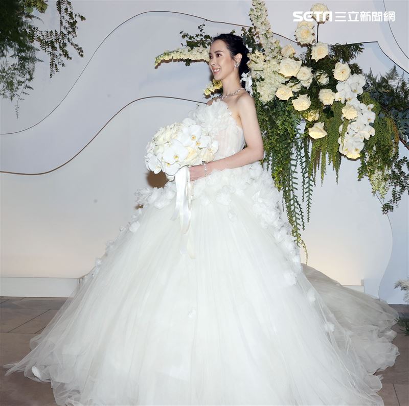 Alex、香蜜拉世紀婚宴。（記者邱榮吉/攝影）