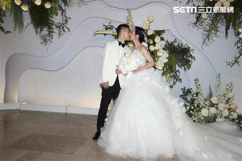 Alex、香蜜拉世紀婚宴。（記者邱榮吉/攝影）