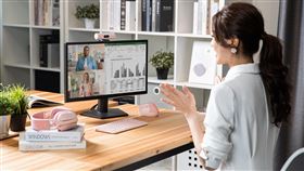 BRIO 500網路攝影機與ZONE VIBE 100無線藍牙耳機麥克風提供清晰的畫面與音質。（圖／品牌提供）