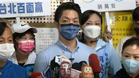 蔣萬安成德市場掃街。