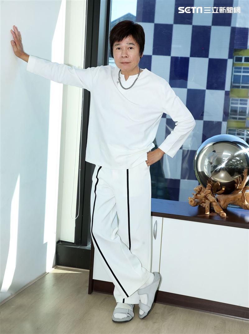 洪榮宏三立新聞網專訪。（記者邱榮吉/攝影）