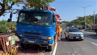彰化水泥車失控撞2車　騎士慘死輪下
