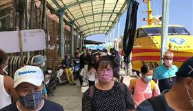  2年前就訂、現在才能來！解封日「韓國團湧小琉球」　搭紅眼班機搶來台，小琉球旅遊業者陳博正提供