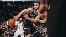 ▲西蒙斯（Ben Simmons）傳出10次助攻。（圖／翻攝自籃網推特）