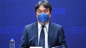 中央流行疫情指揮中心指揮官王必勝。（圖／行政院提供)