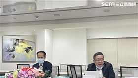 瑞磁生技今召開法說會，財務長黃亮凱（中）。（圖／記者吳康瑋攝）