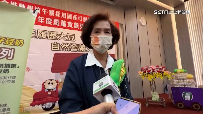 林姿妙備詢請假活動照跑　綠批請假自助餐