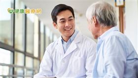 在過去，患者受到電視劇影響，誤以為罹患血癌就會馬上面臨死亡，因此聽到確診急性骨髓性白血病（AML）的資訊會非常害怕，導致部分患者會排斥正規治療，甚至會聽信一些民間偏方。