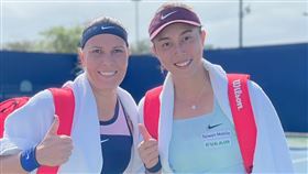 ▲台將詹皓晴聯手捷克搭檔哈爾德卡（Lucie Hradecka），聖地牙哥網賽女雙止步8強。（圖／翻攝自詹皓晴臉書）