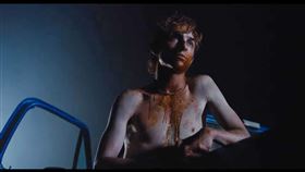  【骨肉的總和】李 (提摩西夏勒梅 飾演)。（圖／翻攝自華納兄弟youtube）