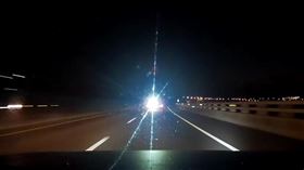 台61線王功路段，加裝閃燈，閃瞎眼(圖／翻攝自記者爆料網)