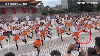 橘高校鞋子滑落仍淡定吹奏　網刷一排狂讚