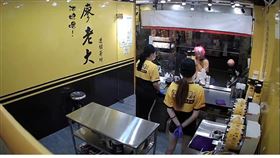 廖老大阿娘喂手搖飲三重文化北店結束加盟。（圖／翻攝粉專）
