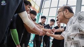 ▲企排聯賽15日火熱開打，睽違7年連莊男排強勢回歸。（圖／翻攝自連莊男子排球隊Instagram）