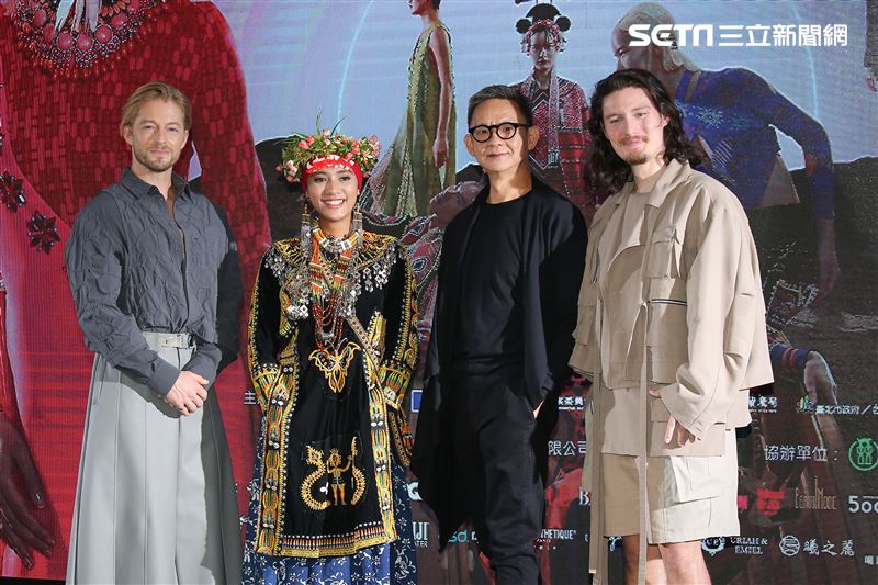 斯卡羅演員群法比歐、周厚安、程苡雅及導演出席臺北時裝週開幕大秀。（圖／記者楊澍攝影）
