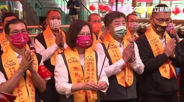 蔣萬安提前離開葫蘆寺　陳時中暗酸這點