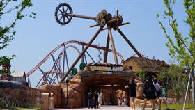 「釜山樂天世界5日」安排今年3月甫開幕釜山規模最大「樂天世界Magic Forest」，每人18,900元起。雄獅旅遊提供