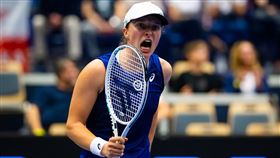 ▲波蘭世界球后斯威雅蒂（Iga Swiatek），15日聖地牙哥女網賽晉級4強，締造本季第20次的「送蛋」比賽。（圖／翻攝自斯威雅蒂推特）