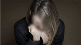 女學生表示，跟老師投訴，老師卻說「快畢業了，再忍一下」。（示意圖／PIXABAY）