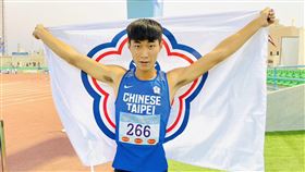 U18亞青田徑賽  林硯楷400公尺跨欄摘金亞洲青少年田徑錦標賽傳捷報，來自雲林縣斗六高中的林硯楷在青少男400公尺跨欄決賽以52秒23摘金，締造U18全國紀錄。（中華民國田徑協會提供）中央社記者黃巧雯傳真  111年10月16日