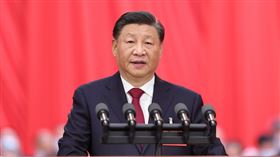 中國共產黨第二十次全國代表大會今（16）日在北京人民大會堂開幕。習近平發表演說。（圖／翻攝自新華網）